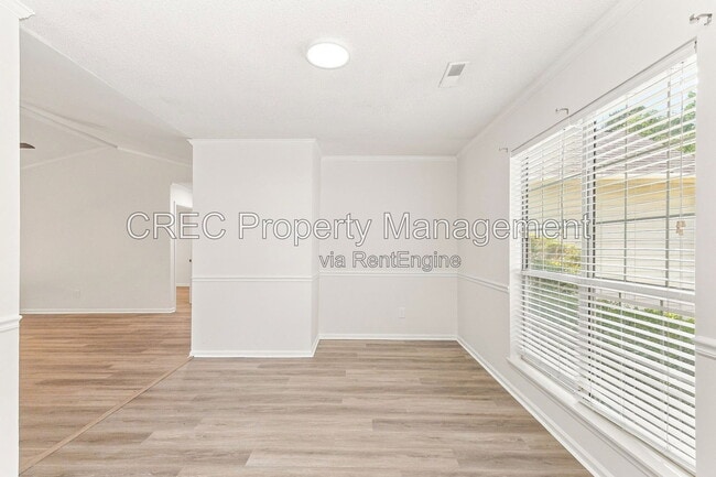 Photo - 136 Chandler Dr