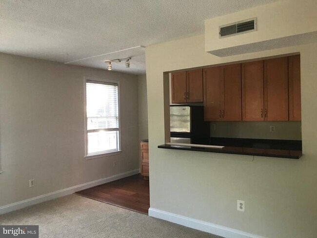 Photo - 612 Bashford Ln Unit 1212