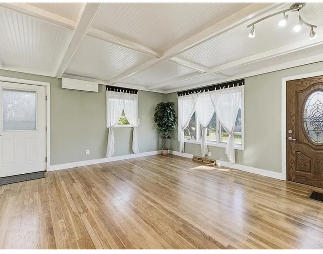 Photo - 21 Knox Bros Ave