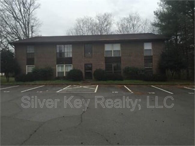 Building Photo - 311 Sunset Dr Unit 15 Rental