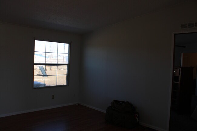 Photo - 355 E Kipp Ave