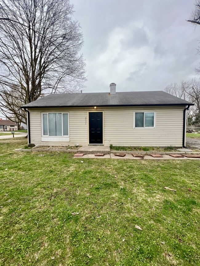 Building Photo - New Listing! 3 bedroom House!