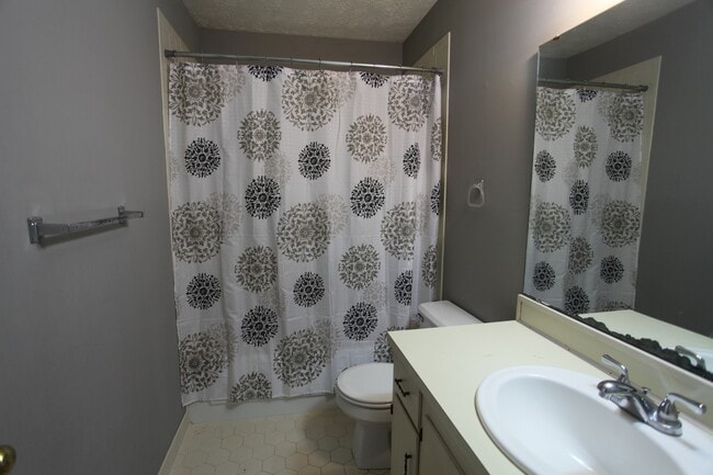 Photo - Hampton Drive-1323/1325 Unit 1325