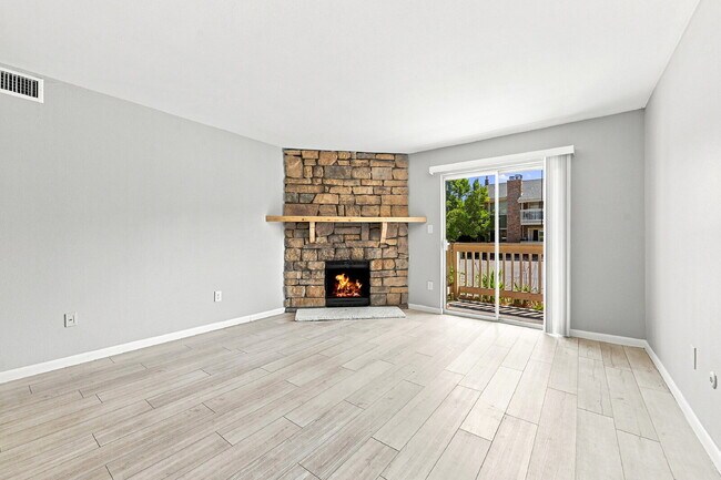 $1,620.95- 2 Bed, 2 Bath Updated Condo in Denver with In Unit Laundry and Community Amenities!