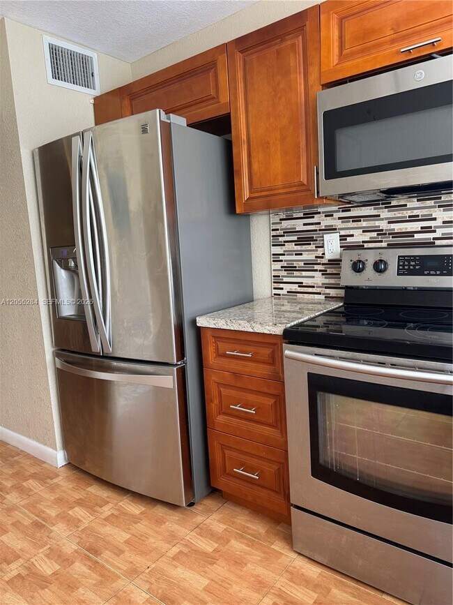 Photo - 4046 NW 19th St Unit 206