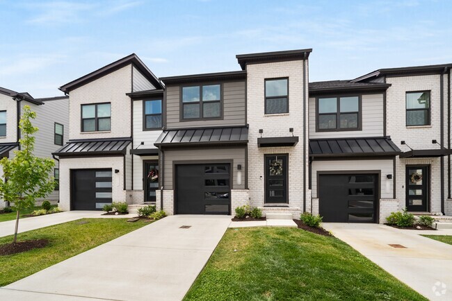 Building Photo - 1121 Riverbrook Dr Rental