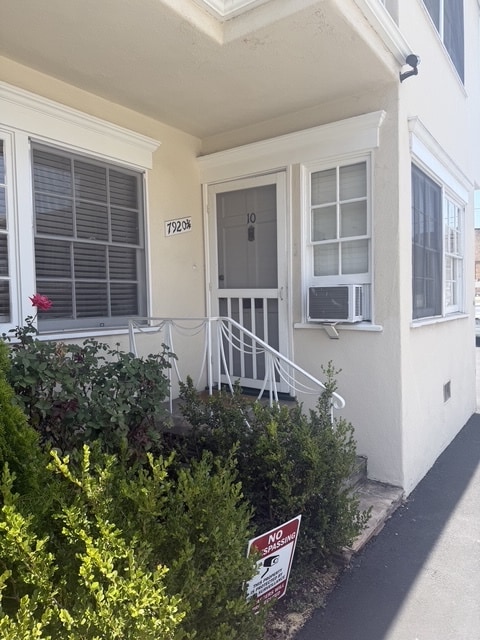 Private Entrance - 7920 Norton Ave Unit Norton #10