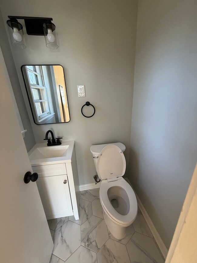 Photo - 5121 Lynbar Ave