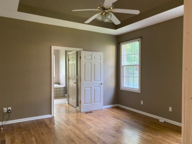 Photo - 105 Bentree Ct