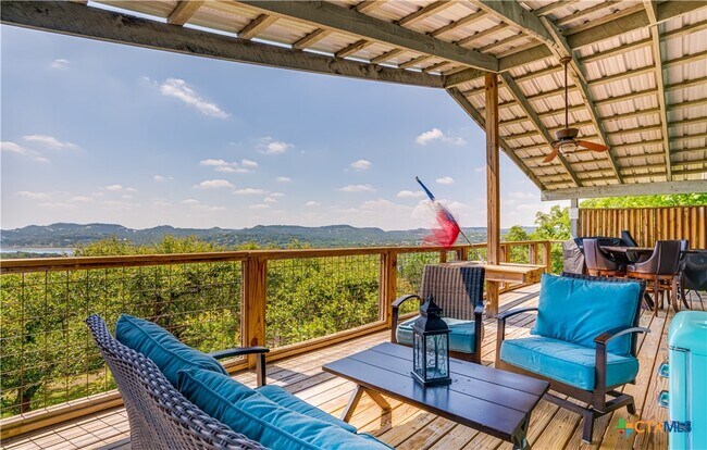 Photo - 420 Lake Forest