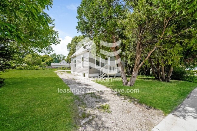 Photo - 704 E Gift Ave