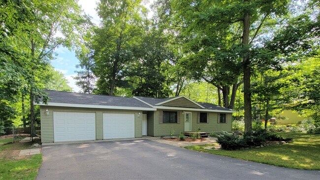 Photo - 20787 Maple St House