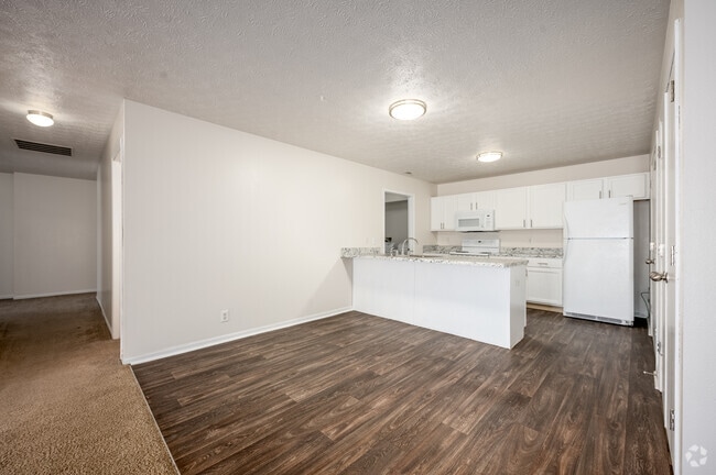 4BR, 2BA - 1,567SF - Dining Room - Anthrop Pointe
