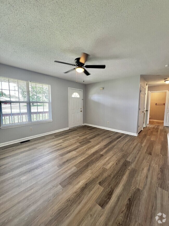 Building Photo - 678 Artic Ave Rental