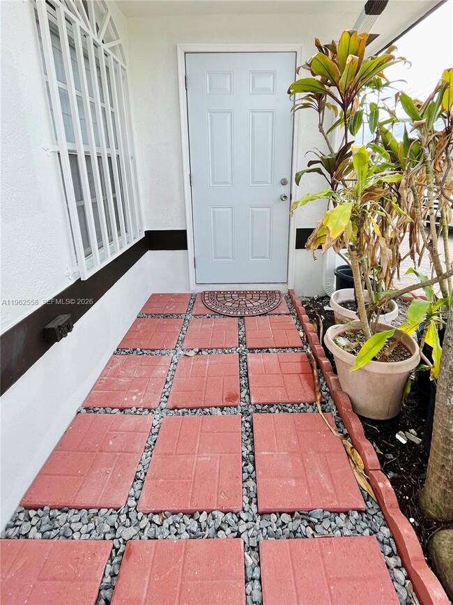 Photo - 1063 SW 142nd Ave Unidad A