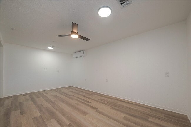 Photo - 3320 Hays St