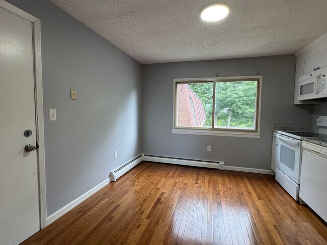 818-826 Pine St. - Red Pod
