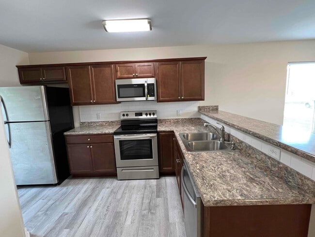 Photo - 111 W Pine St