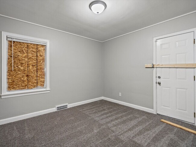 Photo - Renovated 3 bedroom - 1 bath - bungalow - ...