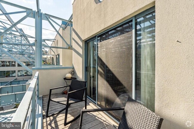 Building Photo - 3 N Christopher Columbus Blvd Unit TD411 Rental