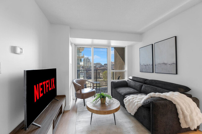 Building Photo - 20 Blue Jays Way Unit SI ID1403793P