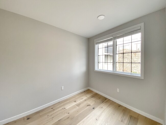 Photo - 32 Main St Unidad 202