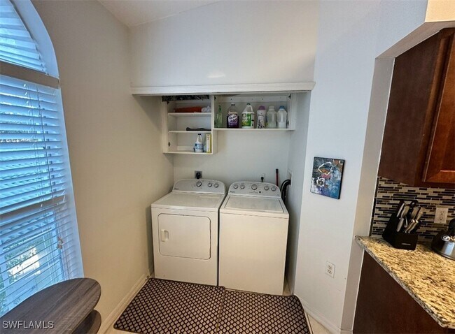 Building Photo - 4910 Cougar Ct N Unit 1-205