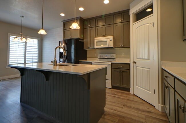 Photo - Pet friendly Herriman Townhome