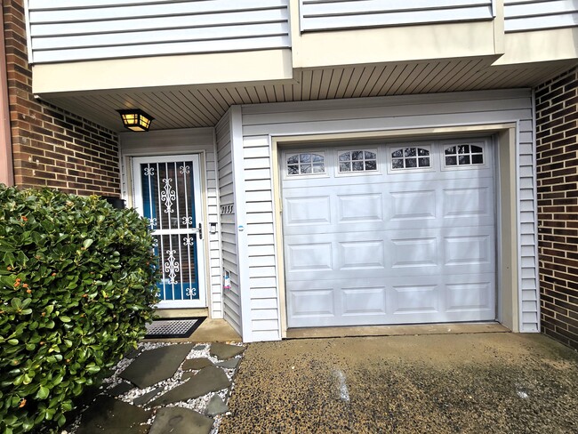 Photo - 2033 N Cameron St