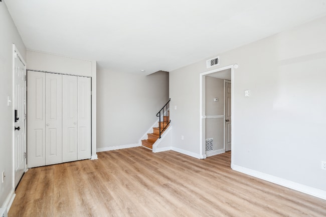 Photo - 119 W Orndorff Dr