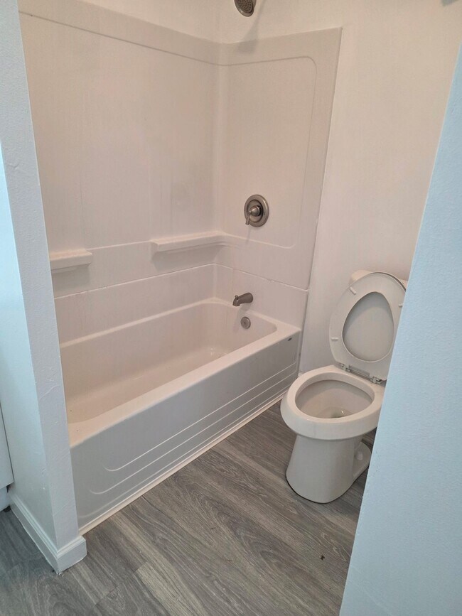 Photo - 1844 Line Ave Unit 1