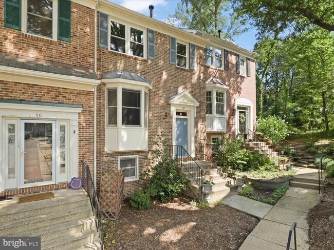 Building Photo - 40 Carriage House Cir