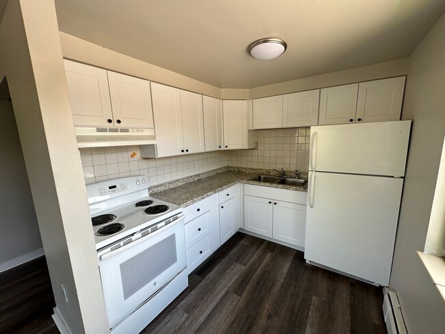 Photo - Updated 1 bedroom/1 bath in Edgewater! 1st floor Unit! Secure Building- Off Street Parking Unit 6