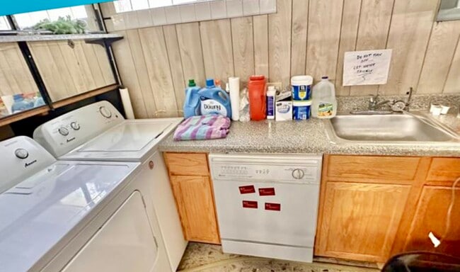 Photo - 7741 W Argyle St