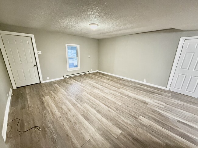 Photo - 733 Dunnigan St