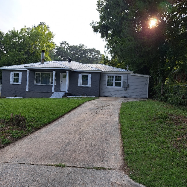 Building Photo - 3433 Sandra Fay Dr