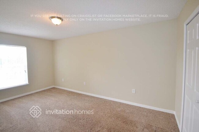 1556 Deerfield Ave