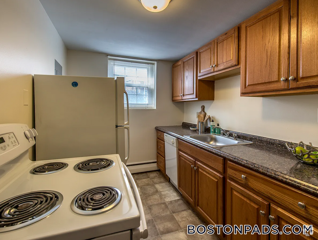 Building Photo - 0 Brattle Dr Unit 7 Rental