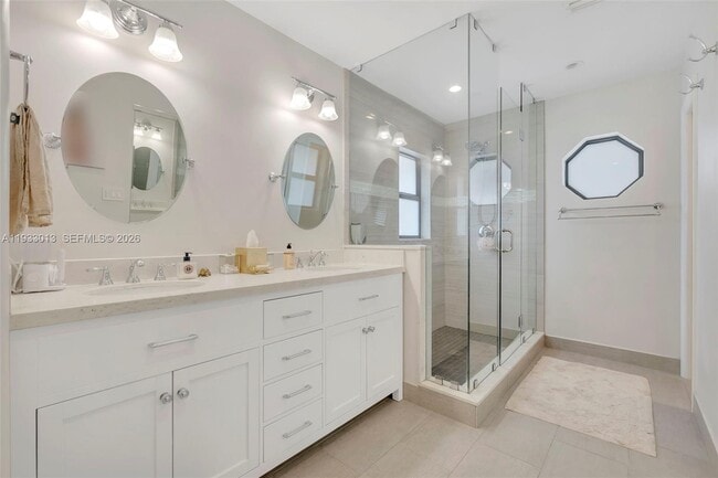 Building Photo - 1583 Eastlake Way