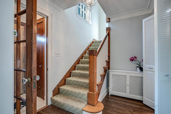 Photo - 662 Greenview Pl