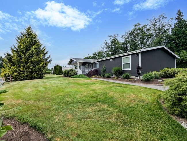 Fully remodeled & updated 3 bed 2 bath hom... - Fully remodeled & updated 3 bed 2 bath hom... Casa