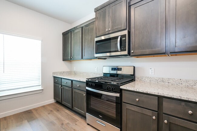 Photo - 1545 Harvester Dr