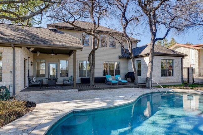 Photo - 132 Lakeway Dr House