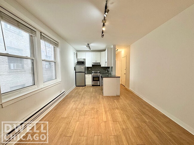 Photo - 515 W Belmont Ave Unit 44