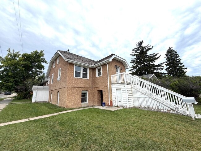 Building Photo - 933 12th Ave Unit 935