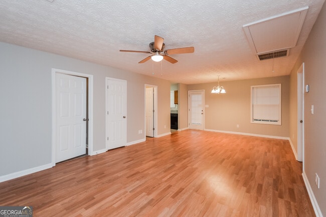 Photo - 614 Dove Cove