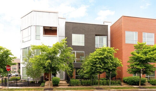 Building Photo - 793 N 6th St Rental