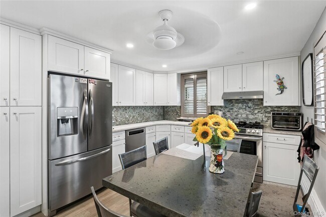 Photo - 31 Julian Pl Unit 1