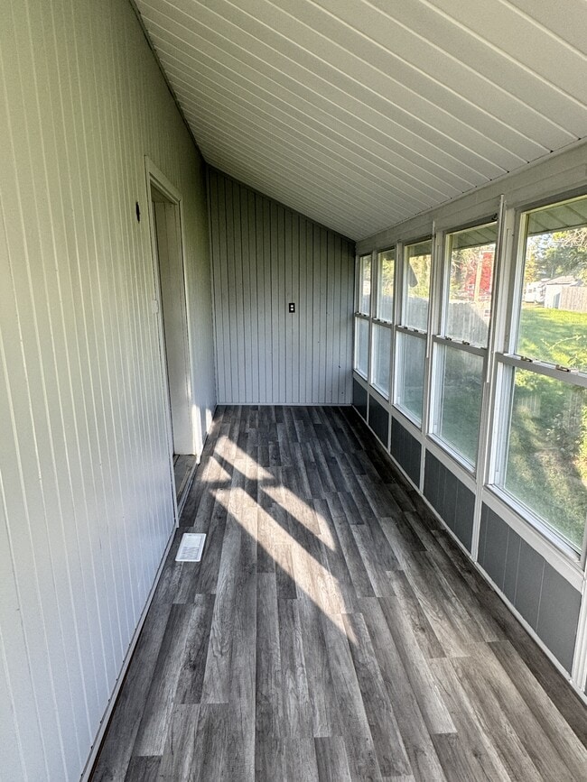 Photo - 821 S Market St