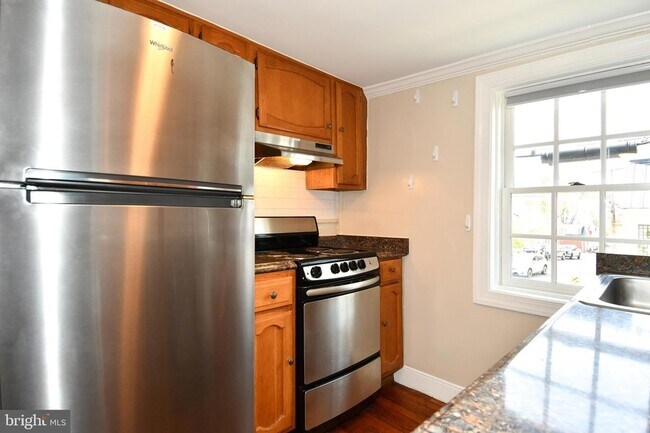 Photo - 1 S Madison St